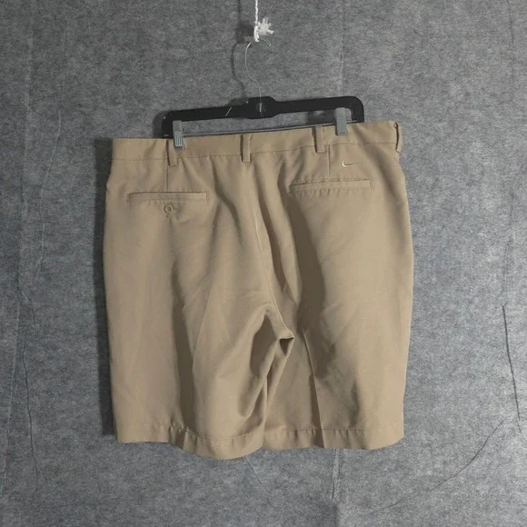 Nike Golf Shorts Mens 38 Beige Pleated Khaki Golfing Casual Walking Performances - Picture 2 of 13